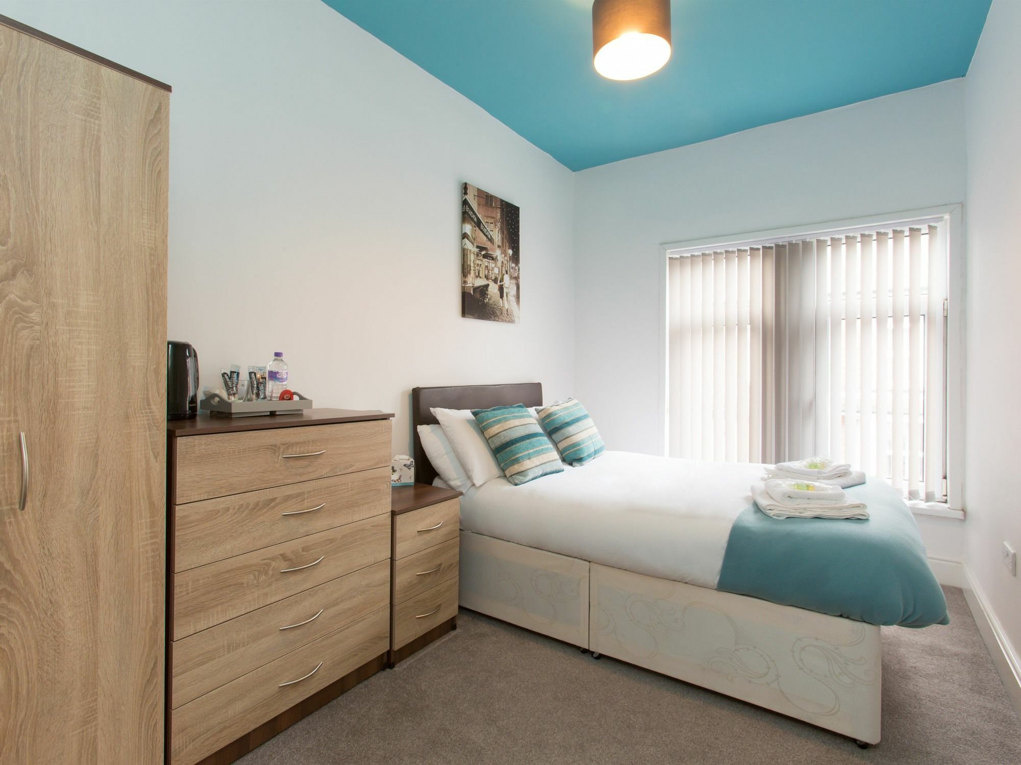 Townhouse @ West Avenue Crewe Bed & Breakfast Bagian luar foto